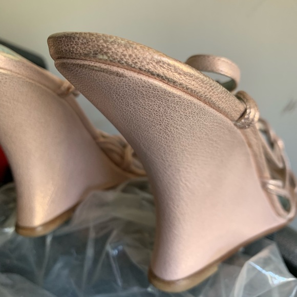 Sigerson Morrison Pink Metallic Platform Heels - Picture 6 of 8